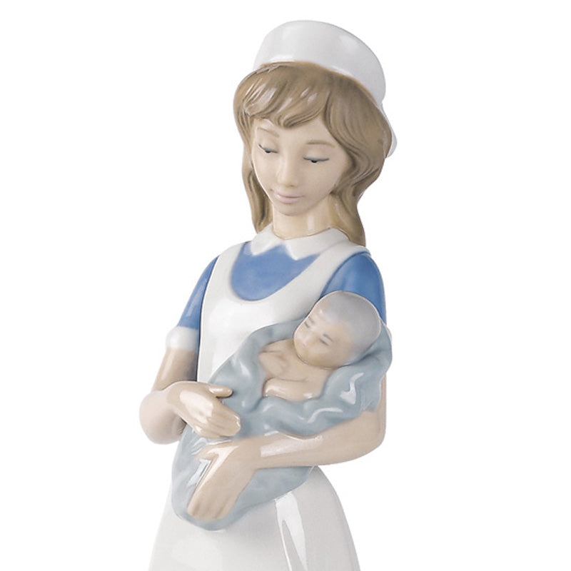 Nao Porcelain by Lladro LIGHT OF MY DAYS (GIRL) ( MOTHER HOLDING
