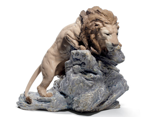 Lladro Lion Pouncing